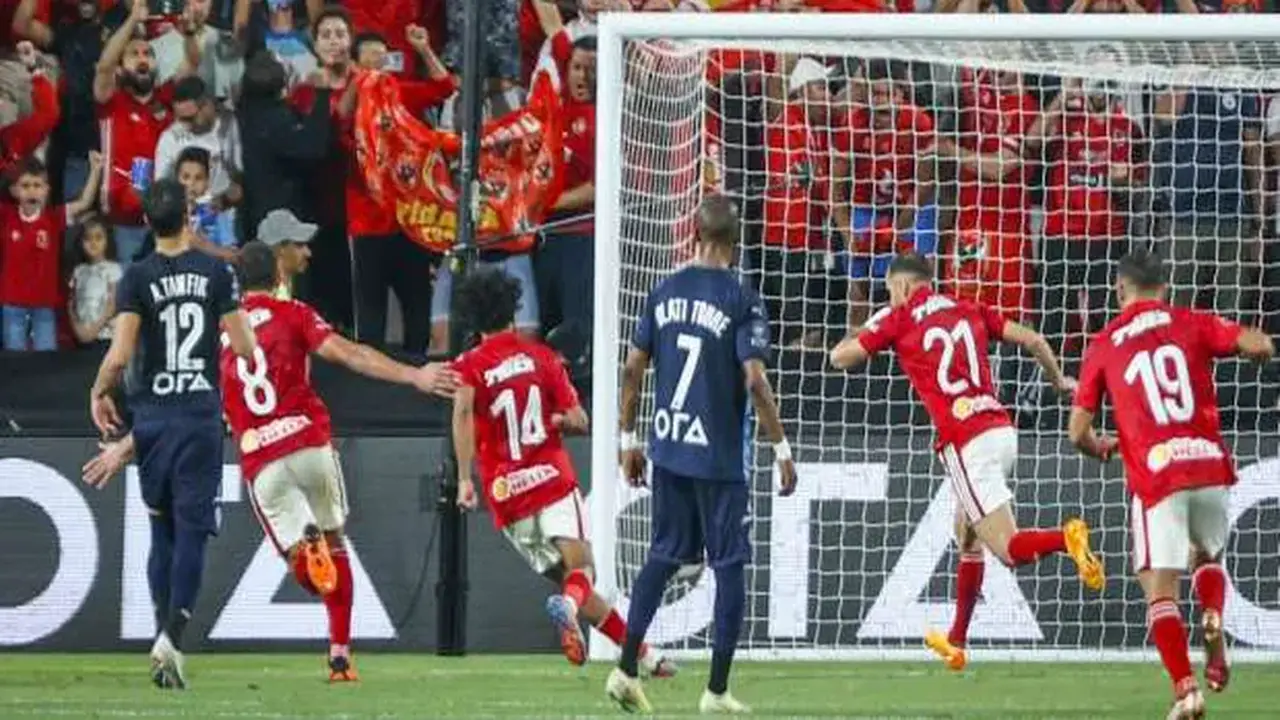 نجم أهلي سابق يقبل عرض بيراميدز.. قرار إسباني يحسم التعاقد